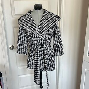 Xtaren Black and White Houndstooth Hooded Coat